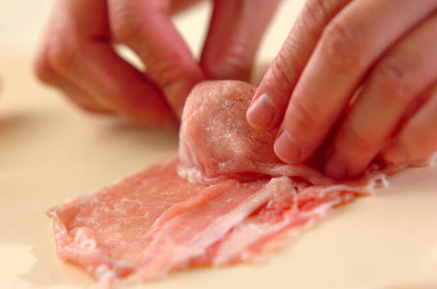 肉巻きリンゴのクリーム煮の作り方の手順2