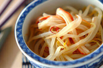 モヤシとカニカマの甘酢和え