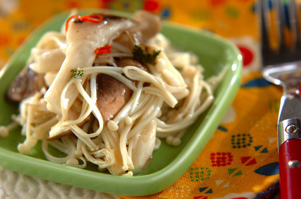 ゆでキノコのマリネ