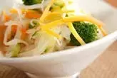 せん切り野菜サラダ