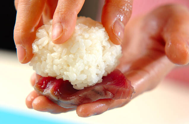 カツオのにぎり寿司の作り方の手順6