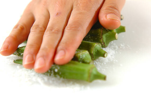 オクラの梅のり和えの作り方の手順1