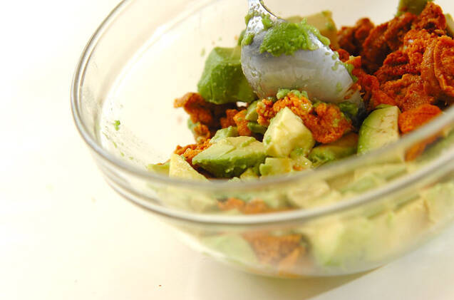 アボカドのウニ和えの作り方の手順3