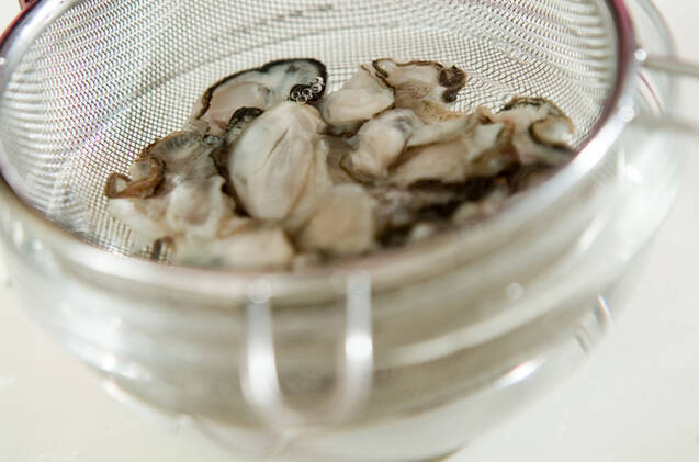 カキとネギの卵とじの作り方の手順1