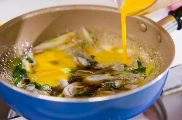 カキとネギの卵とじの作り方3