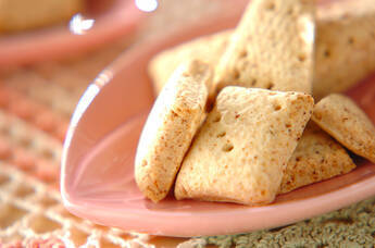 酒粕の桜クラッカー