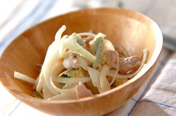 玉ネギのココナッツサラダ