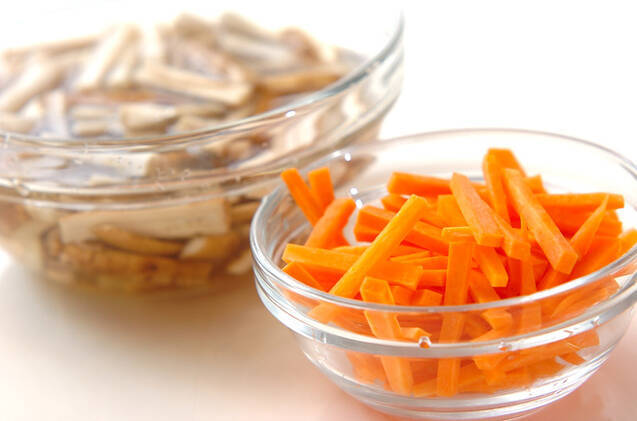 ゴボウのサラダの作り方の手順1