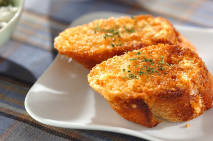 マヨガーリックトースト