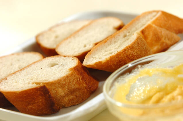 マヨガーリックトーストの作り方の手順1