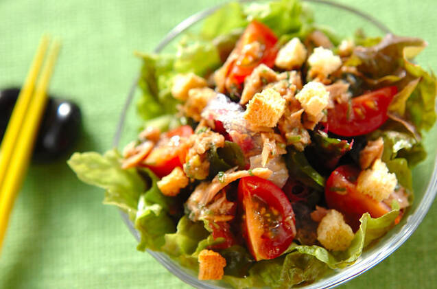 海藻とサニーレタスのサラダ