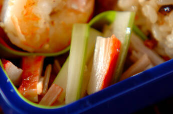 セロリとカニ風味カマボコの中華和え