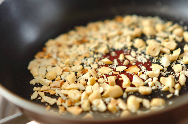 冷や奴(手作り食べるラー油のっけ)の作り方の手順1