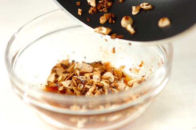 冷や奴(手作り食べるラー油のっけ)の作り方の手順2