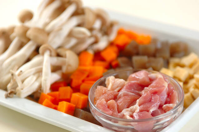 旨味たっぷり！基本の鶏五目の炊き込みご飯の作り方の手順2