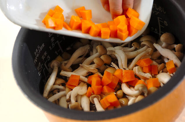 旨味たっぷり！基本の鶏五目の炊き込みご飯の作り方の手順6