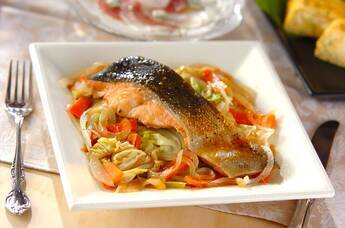 鮭とキャベツのワイン蒸し