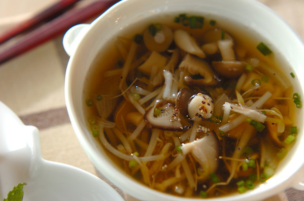 旨味たっぷり！きのこスープのレシピ24選【和風/コンソメ/ポタージュ】の画像