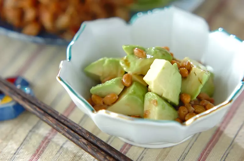 アボカドゴマ納豆 副菜 レシピ 作り方 E レシピ 料理のプロが作る簡単レシピ