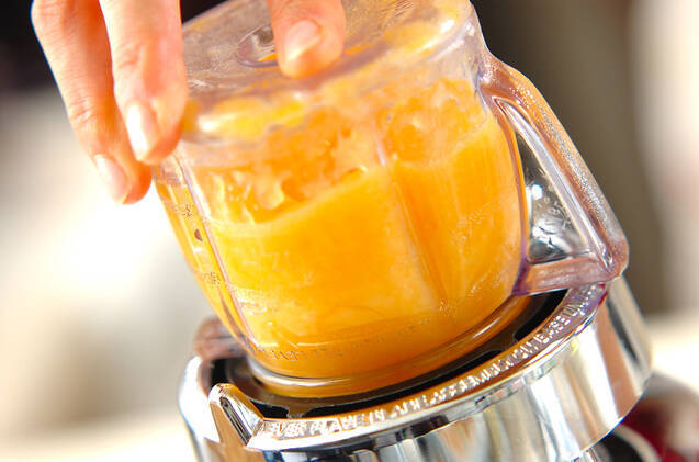 ホットピーチスープとバニラアイスの作り方の手順1