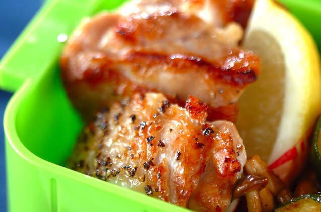 鶏肉のレモンペッパー焼き