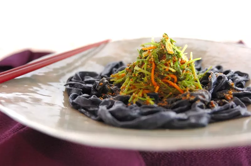 黒い手打ちうどん レシピ 作り方 E レシピ 料理のプロが作る簡単レシピ 黒い手打ちうどん レシピ 作り方 E レシピ 料理のプロが作る簡単レシピ