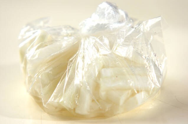 大根と柿のサッパリ漬けの作り方の手順1