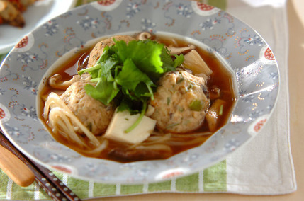 ゴマ団子入りスープ煮