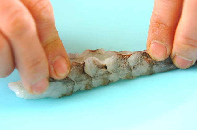 エビのサクサクフレークフライの作り方の手順1