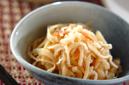 切干し大根とクラゲの和え物