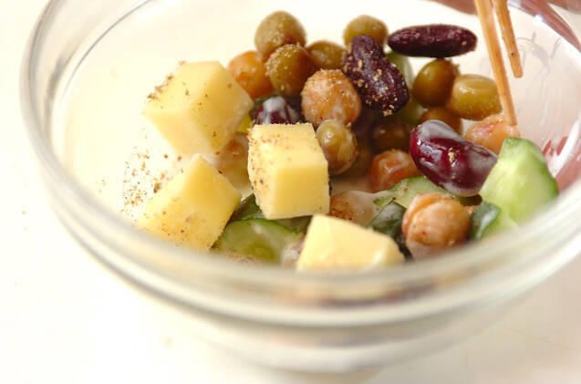 ミックスビーンズとチーズのサラダの作り方の手順1