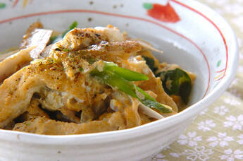 ゴボウと油揚げの卵とじ