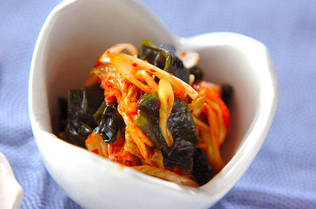 ワカメとキムチの和え物