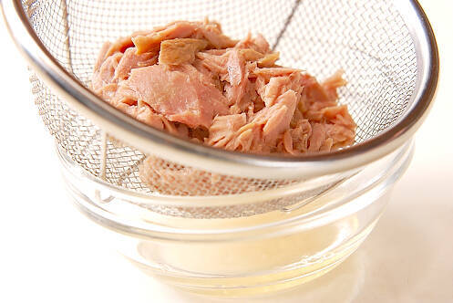 ツナドレッシングサラダの作り方の手順1