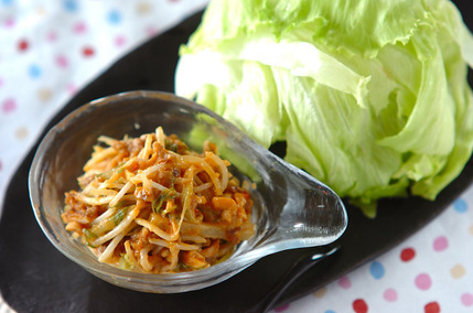 モヤシのピーナッツ肉みそ・レタス包み