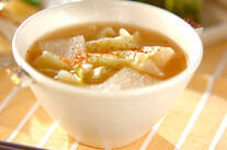 キャベツと長芋のみそ汁