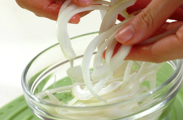 フライパンで具だくさん卵焼きの作り方の手順2