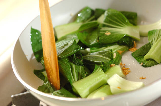 シューマイとチンゲンサイのケチャップ炒めの作り方の手順2