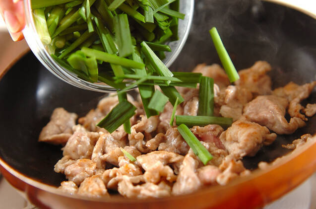 すぐできる絶品おかず！ニラ豚炒めの作り方の手順3