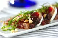 モッツァレラチーズの漬けカツオのせ