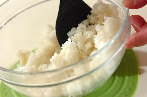 ゴマ油たっぷり韓国風のり巻き（キンパ）の作り方1