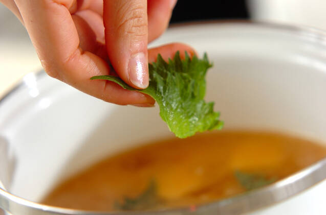 大葉と豆腐のみそ汁の作り方の手順3