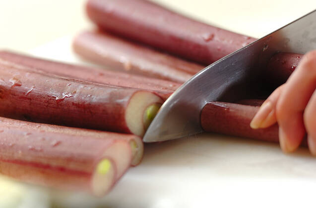 京のおばんざい ズイキ（芋がら）とお揚げさんの炊いたん～基本の下ごしらえの仕方も解説の作り方の手順1