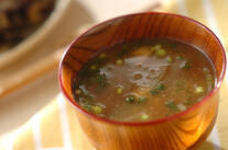 大根と油揚げのみそ汁