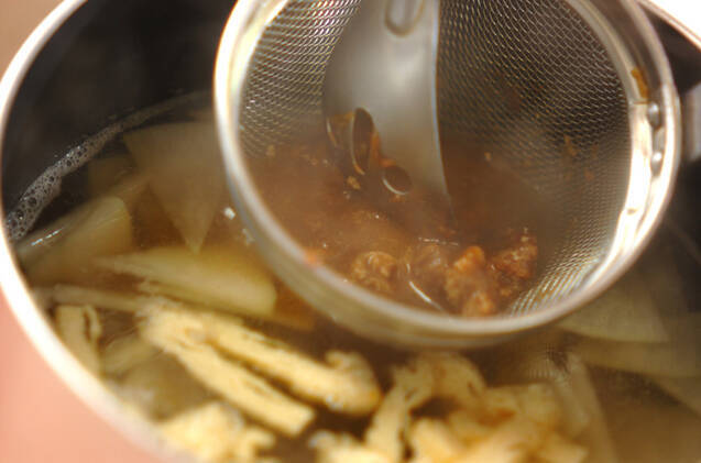 大根と油揚げのみそ汁の作り方の手順4
