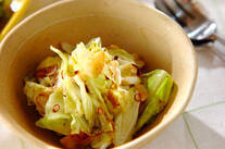 キャベツのガーリック炒め