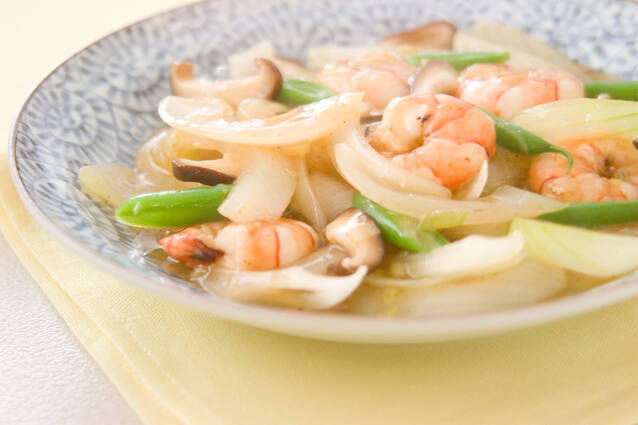 エビと玉ネギの炒め物