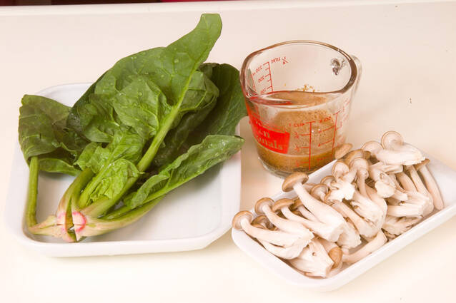 ほうれん草のゴマ酢和えの作り方の手順1