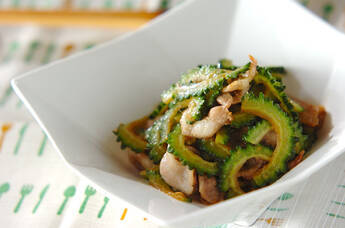 夏の風物詩ゴーヤと豚肉の炒め物