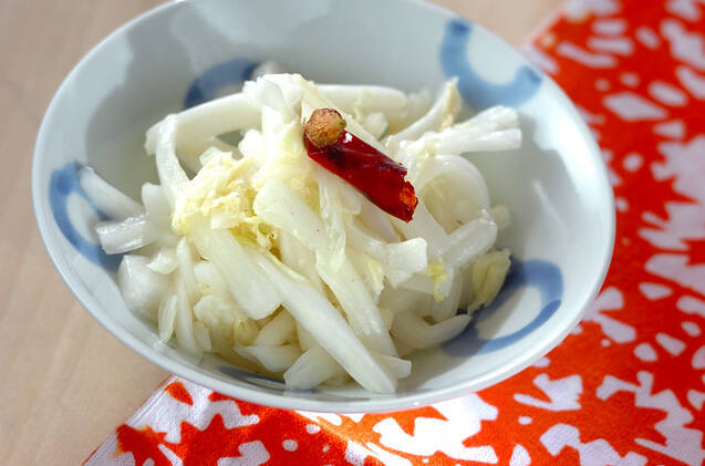 重ねてチンするだけ！「白菜のレンジ蒸し」の作り方の画像